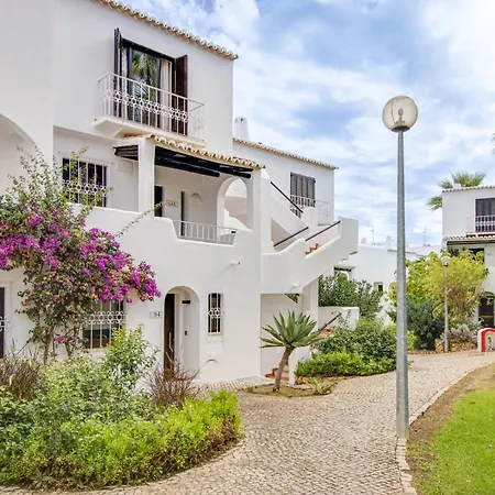 Seaside Retreat With Pool, Ac, And Fast Wi-fi אלבופיירה