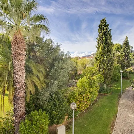 Seaside Retreat With Pool, Ac, And Fast Wi-fi