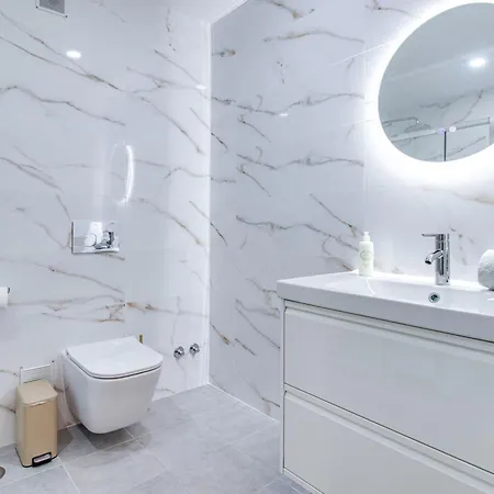 Seaside Retreat With Pool, Ac, And Fast Wi-fi アパート アルブフェイラ