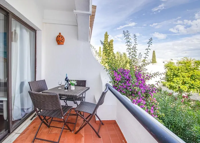 Seaside Retreat With Pool, Ac, And Fast Wi-fi アパート アルブフェイラ