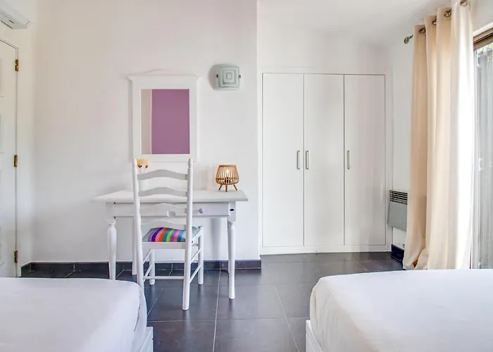 アパート Seaside Retreat With Pool, Ac, And Fast Wi-fi *