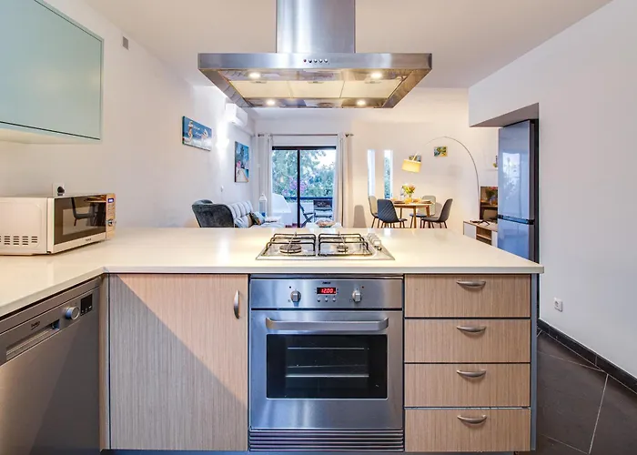 アパート Seaside Retreat With Pool, Ac, And Fast Wi-fi *