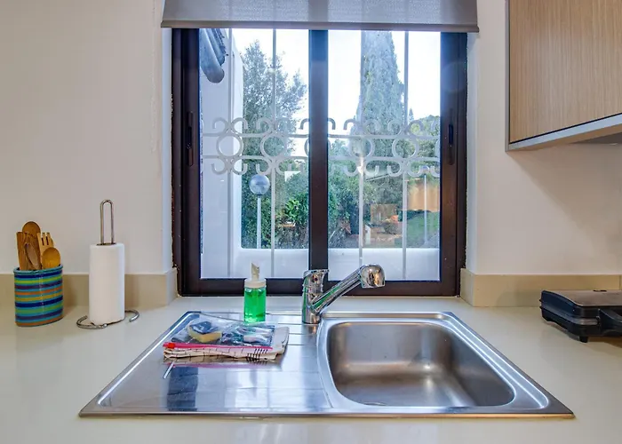 شقة Seaside Retreat With Pool, Ac, And Fast Wi-fi البوفيرا